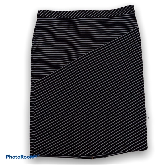 Banana Republic Dresses & Skirts - Banana Republic Striped Pencil Skirt